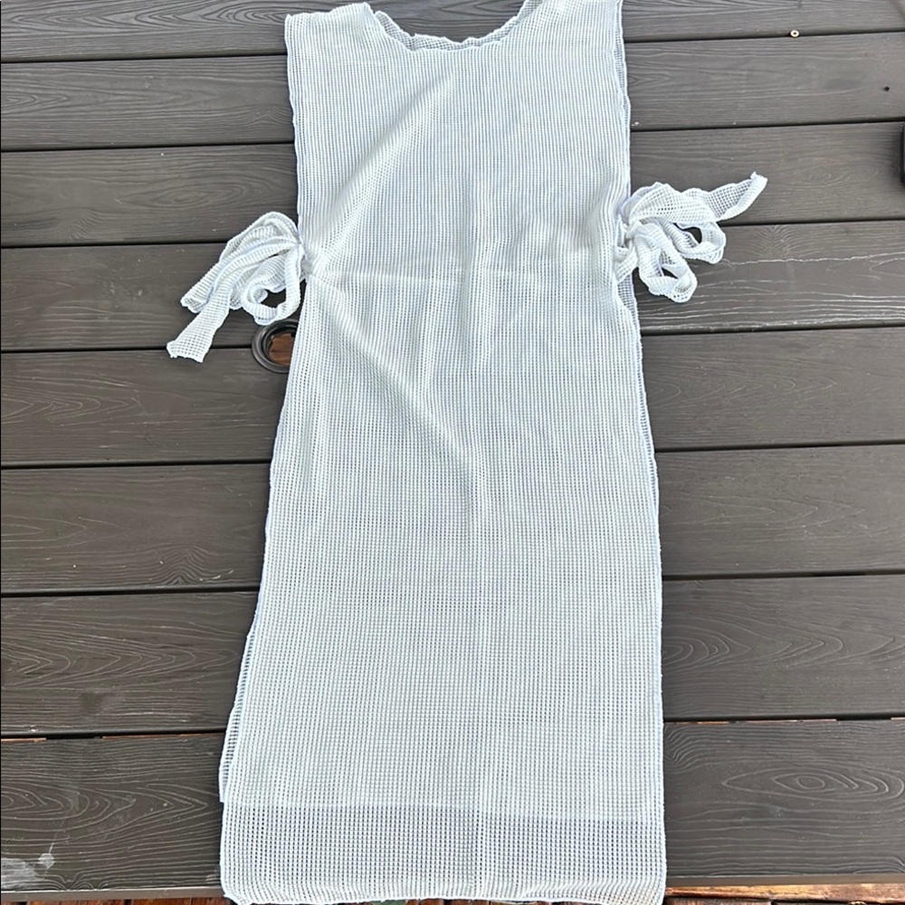 MiZaful White Textured Fabric beach cover up